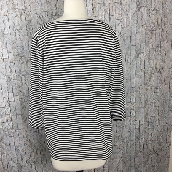 Chico’s Classic black and white top - Picture 2 of 3